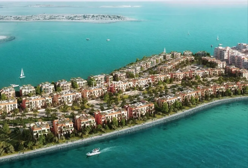 Exclusive Beach Front 5-Bed Townhouse